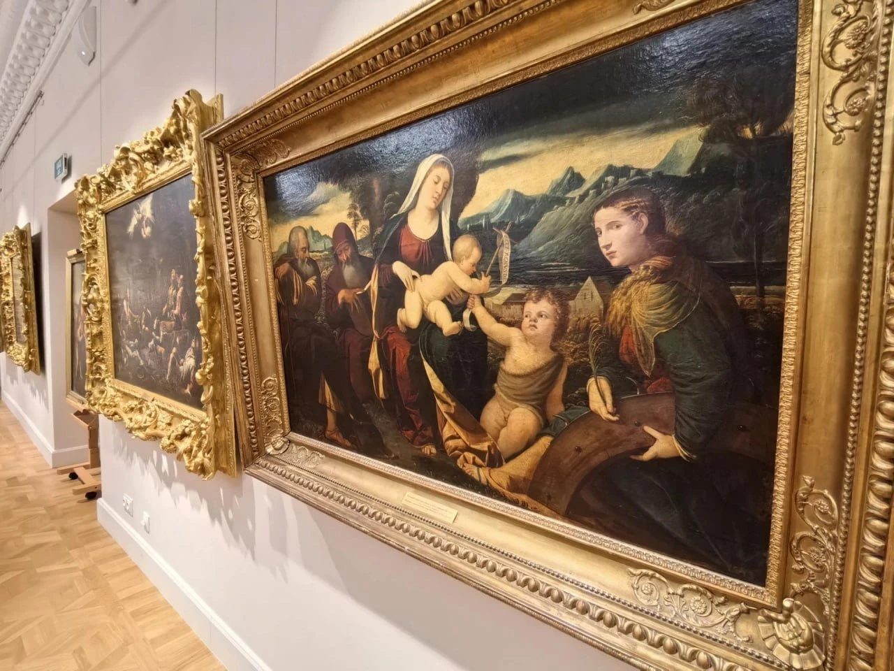 🎨 Сегодня музей Крошицкого можно посетить всей семьёй бесплатно