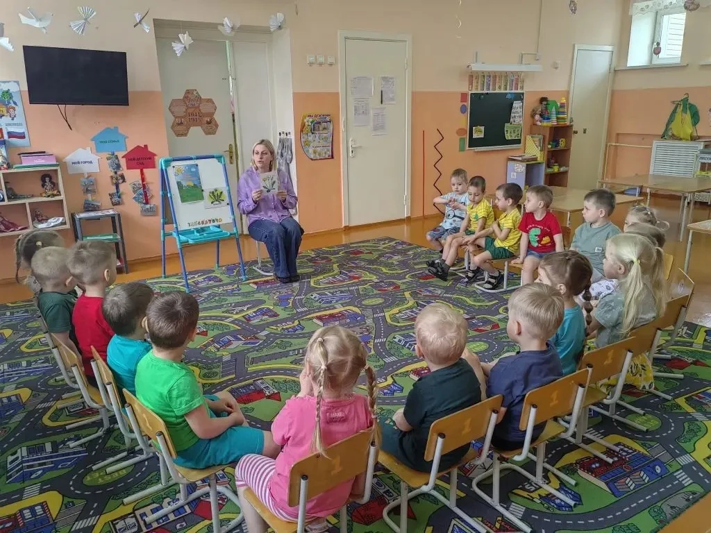 🌼✨ В нашей второй младшей группе "Звездочки" сегодня прошел замечательный день, посвящ...
