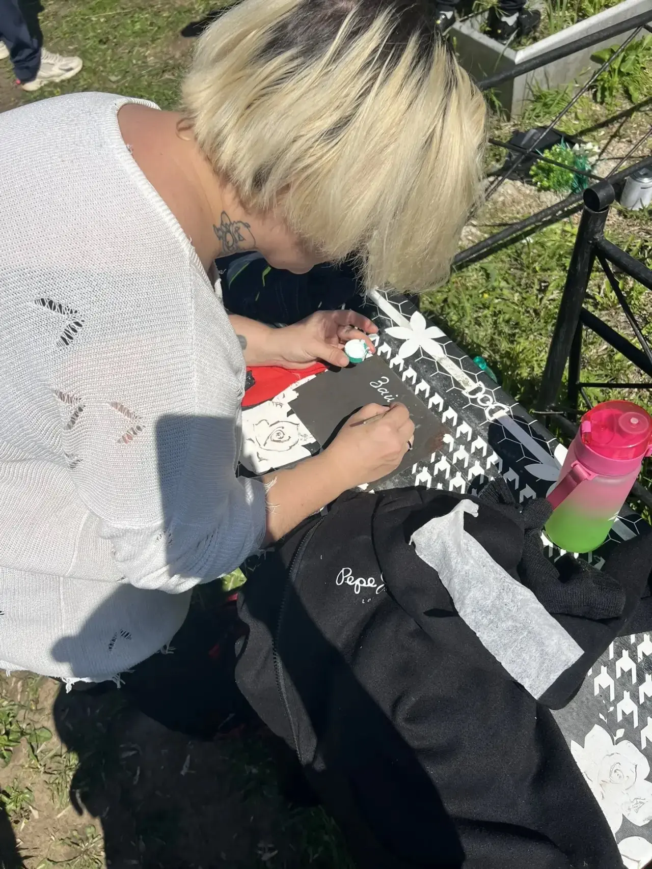 Сегодня дружными ребятами, родителями и педагогами начали благоустройства мест захороне...