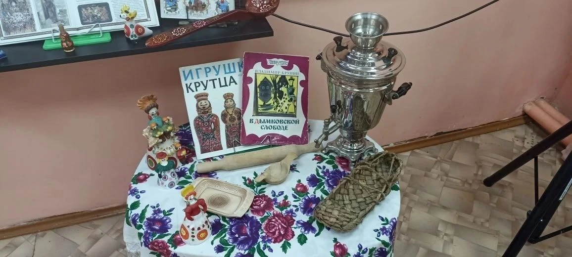 Лагерь ЦДОД "В гостях у мастеров народных промыслов» !
Сегодня в детской библиотеке ребята познакоми