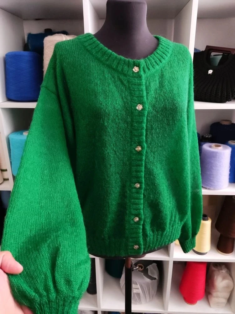 💚В НАЛИЧИИ 💚

Кардиган из мягкой смесовой пряжи альпака+кидмохер в ярком цвете свежей травы🌿

🌿 