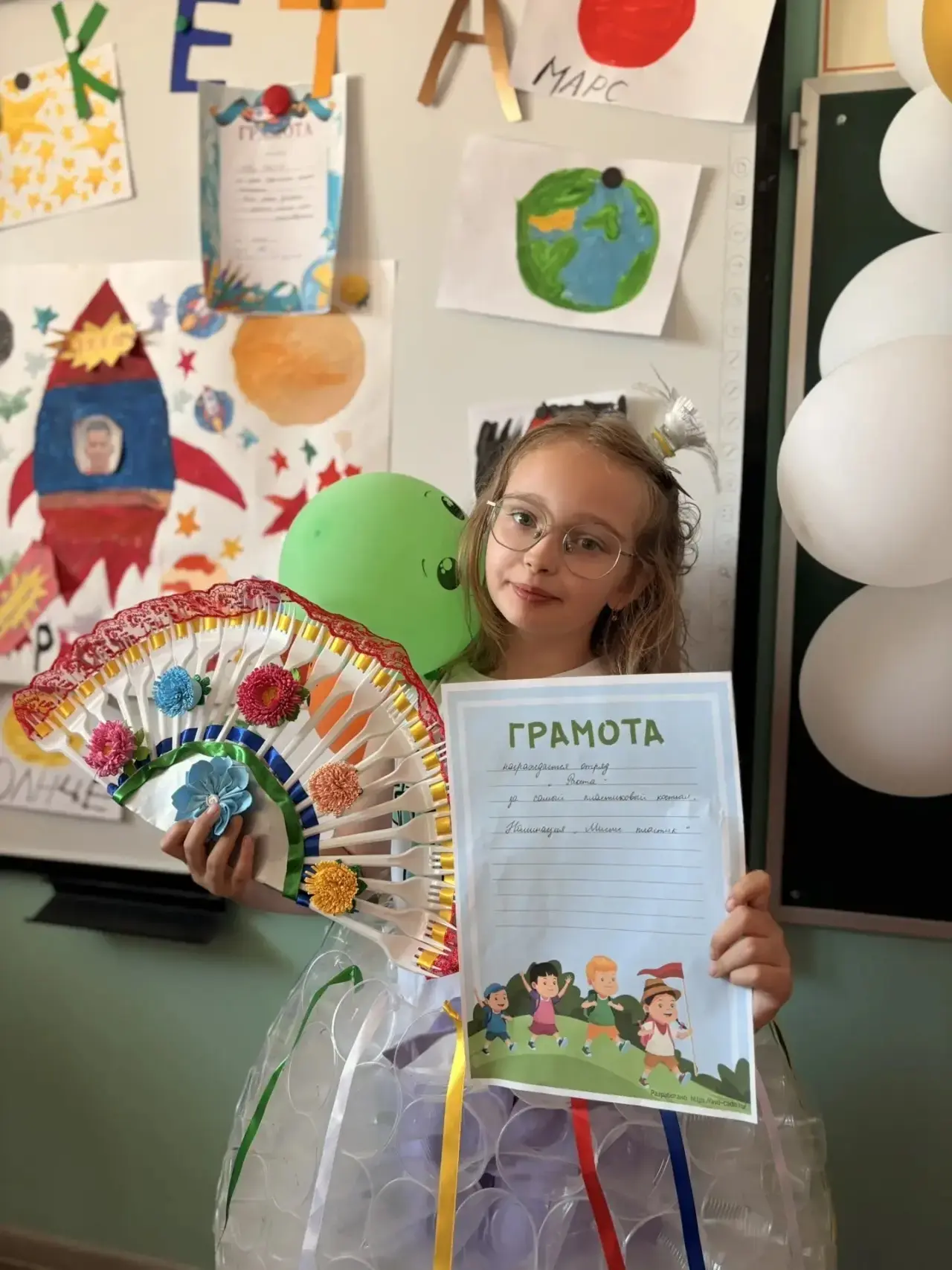 ♻️ Мусор в моду, а идеи — в дело!

Знаете, что может превратить старые пакеты, пластиковые крышки и 