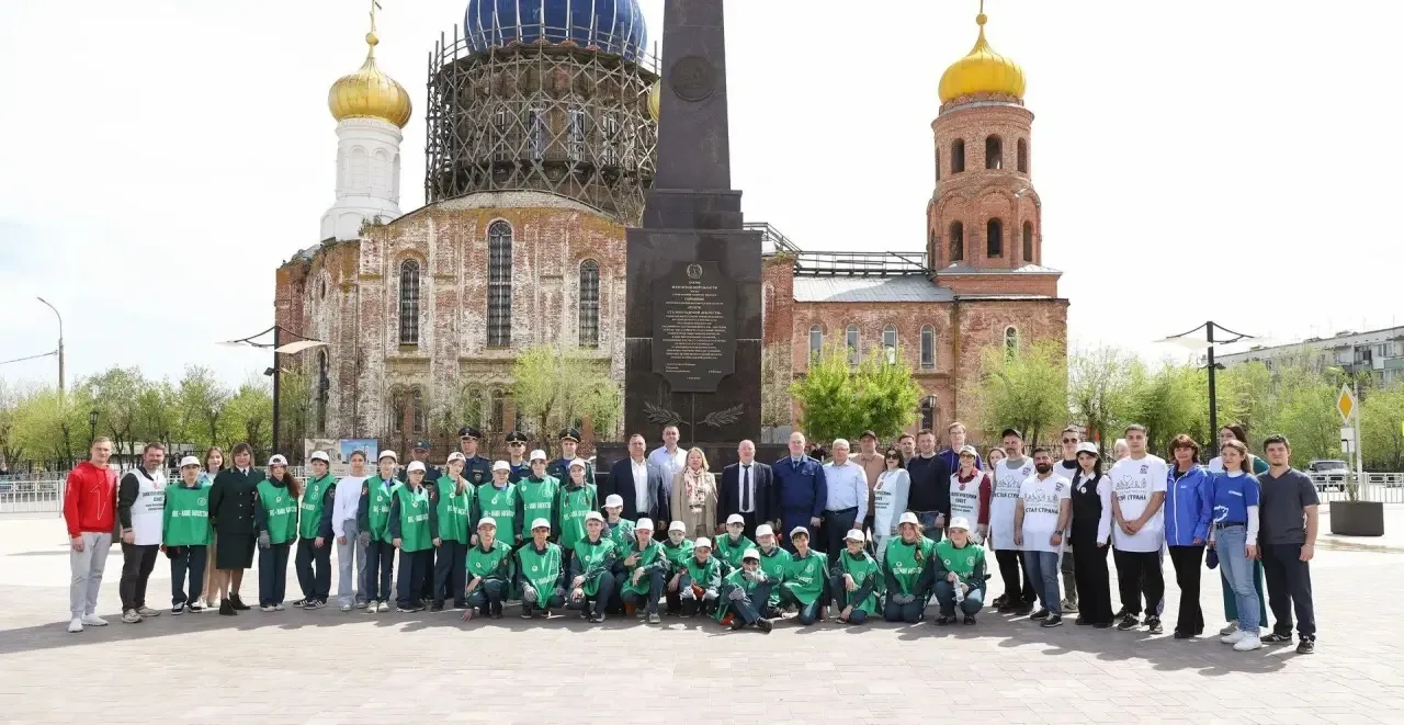 🌿 Экосовет высадил рябиновую аллею у «Рубежа Сталинградской доблести» в рабочем поселк...