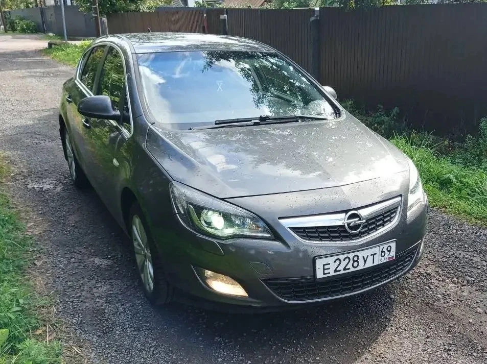 Opel Astra J