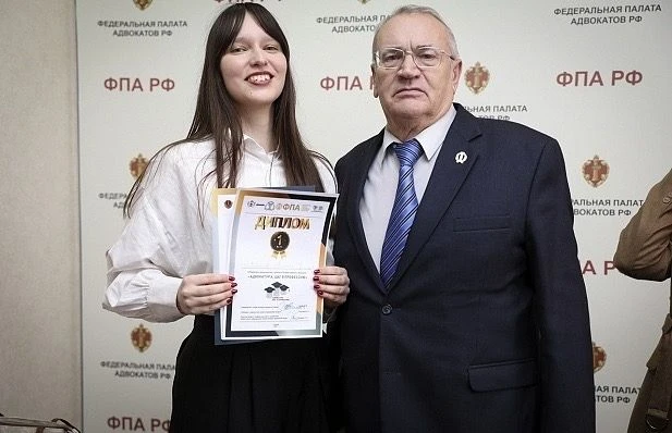 Адвокат нейросети ⚖👾  Студентка нашего юрфака Анастасия Тебенькова победила в отборочном туре Всерос