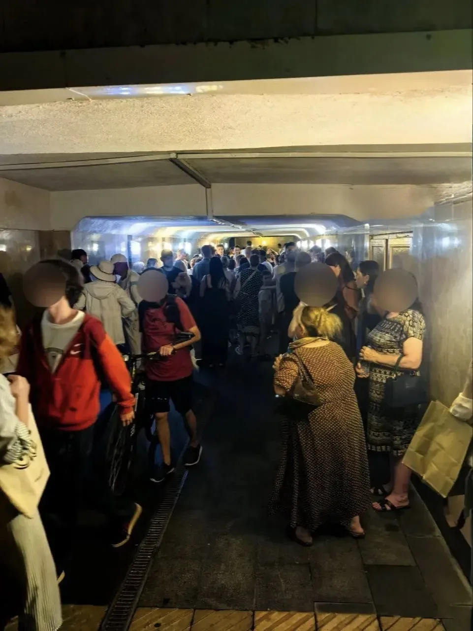 🌀⚡️Атака на Сочи продолжается: подземные переходы в Сочи сейчас выглядят так