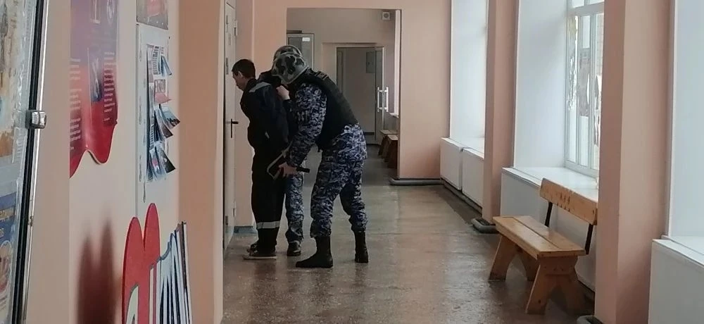 В школе прошли Всероссийские учения "Действия работников, обучающихся, сотрудников охра...