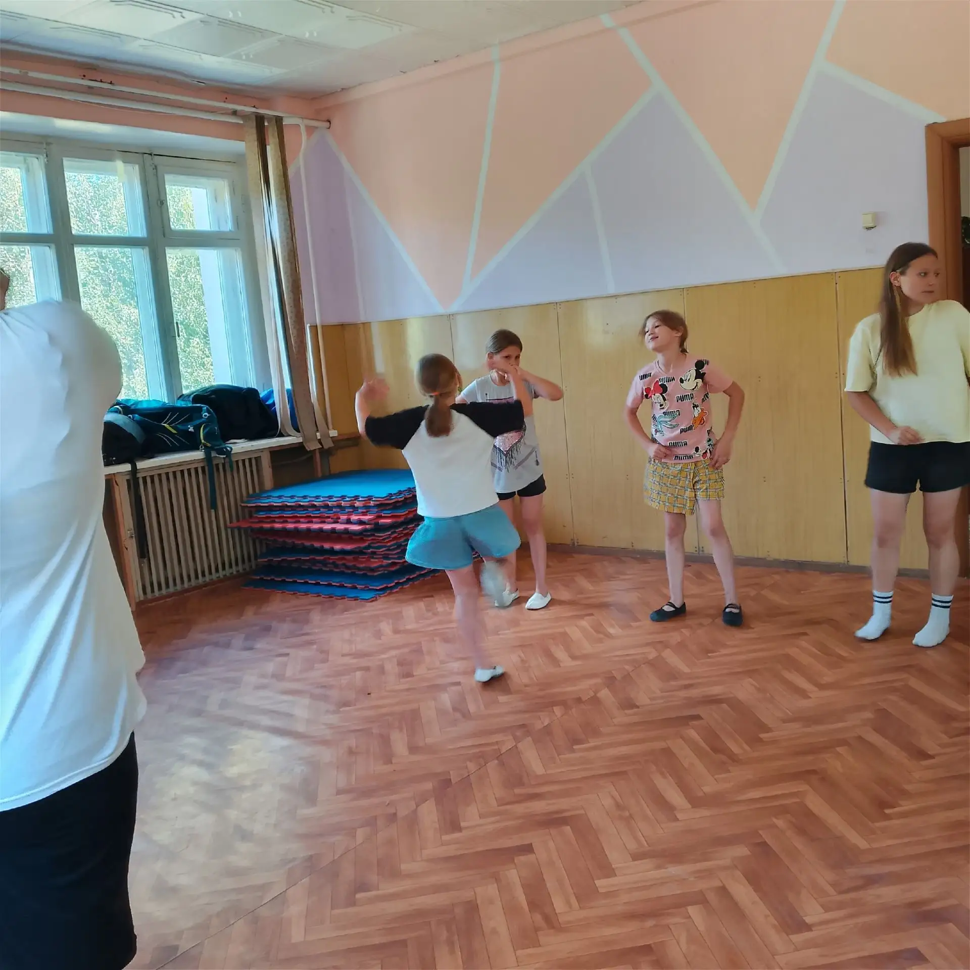 Сегодня в ОКМР Коряково стартовала творческая смена РВО «Танцуй, танцуй»! Мы разучивали...