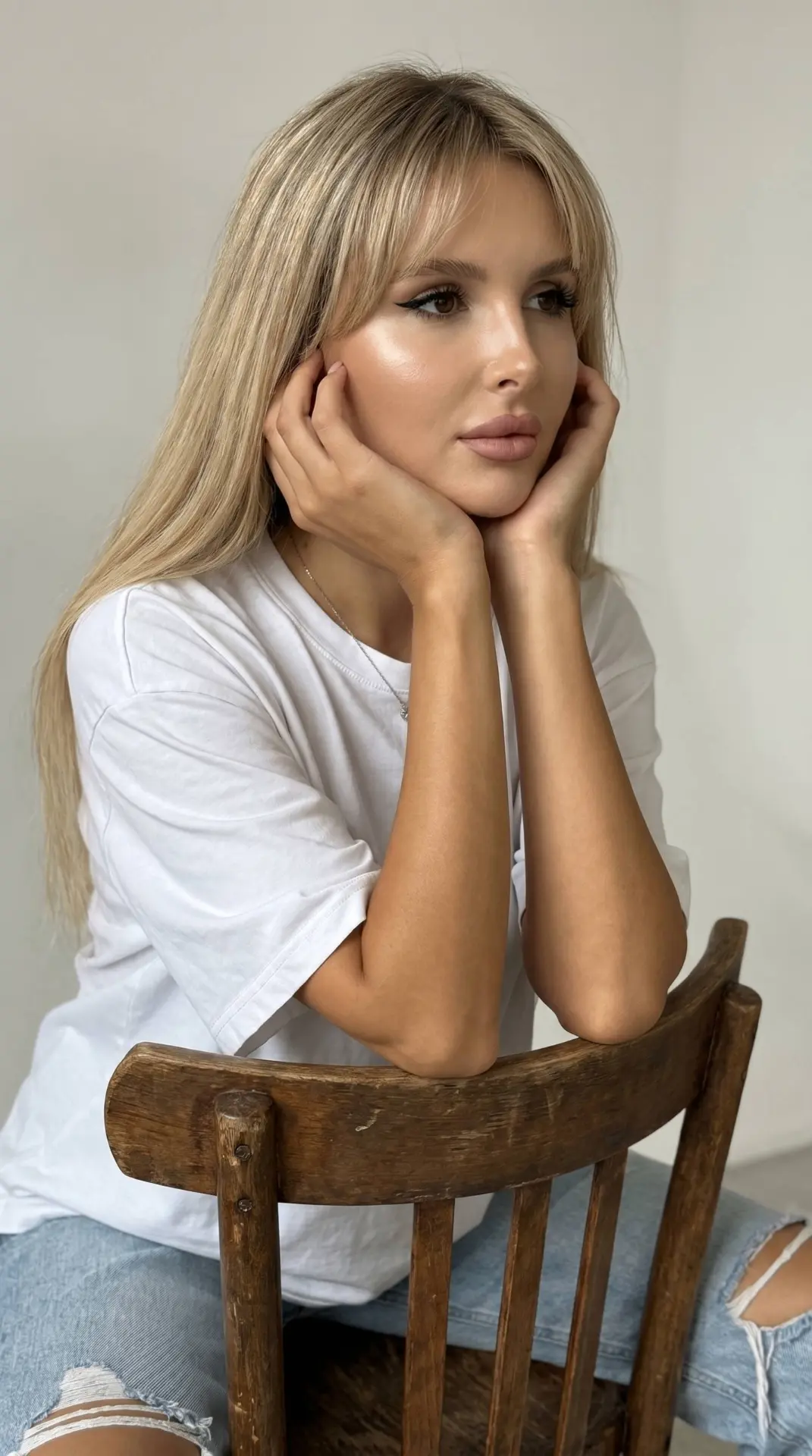 Не меняй внешность с фото Фото выполнено в стиле Vogue, с акцентом на чёткость и элегантность, созда