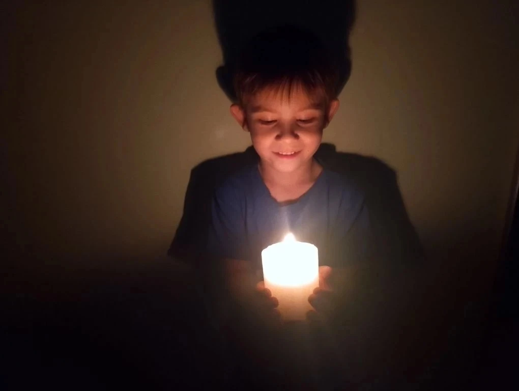 Акция «Свеча памяти» 🕯️

В преддверии памятной даты в нашем детском саду прошла трогательная акция 