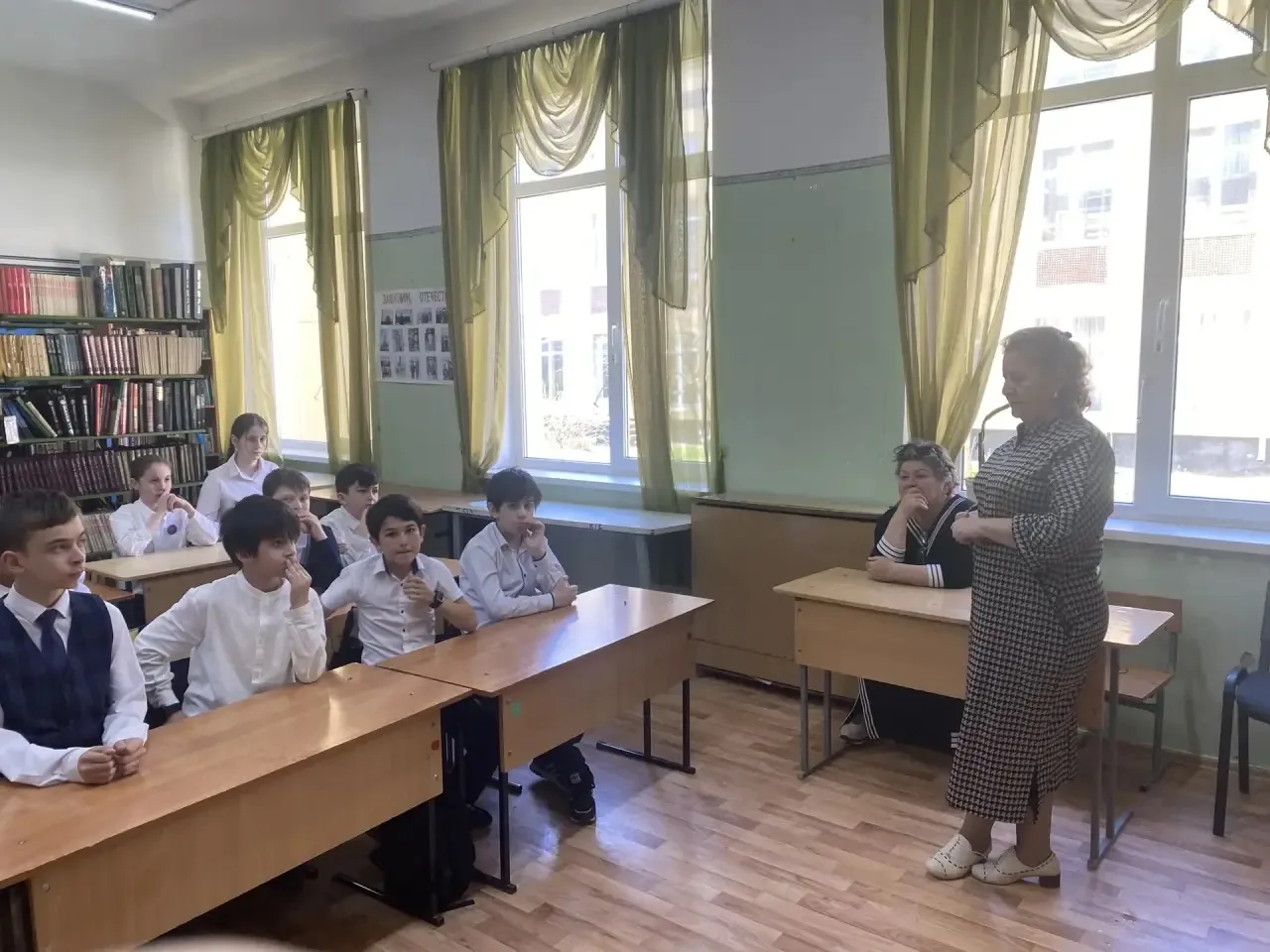 К звёздам навстречу: первый шаг в бесконечность»  В рамках празднования Дня космонавтики библиотекар