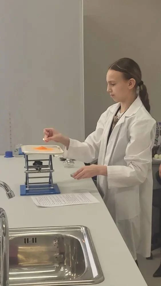 👩‍🔬🧑‍🔬Наука объединяет поколения: проект «Дети - детям» в нашем Лицее!🔬  В преддверии  Всероссийског