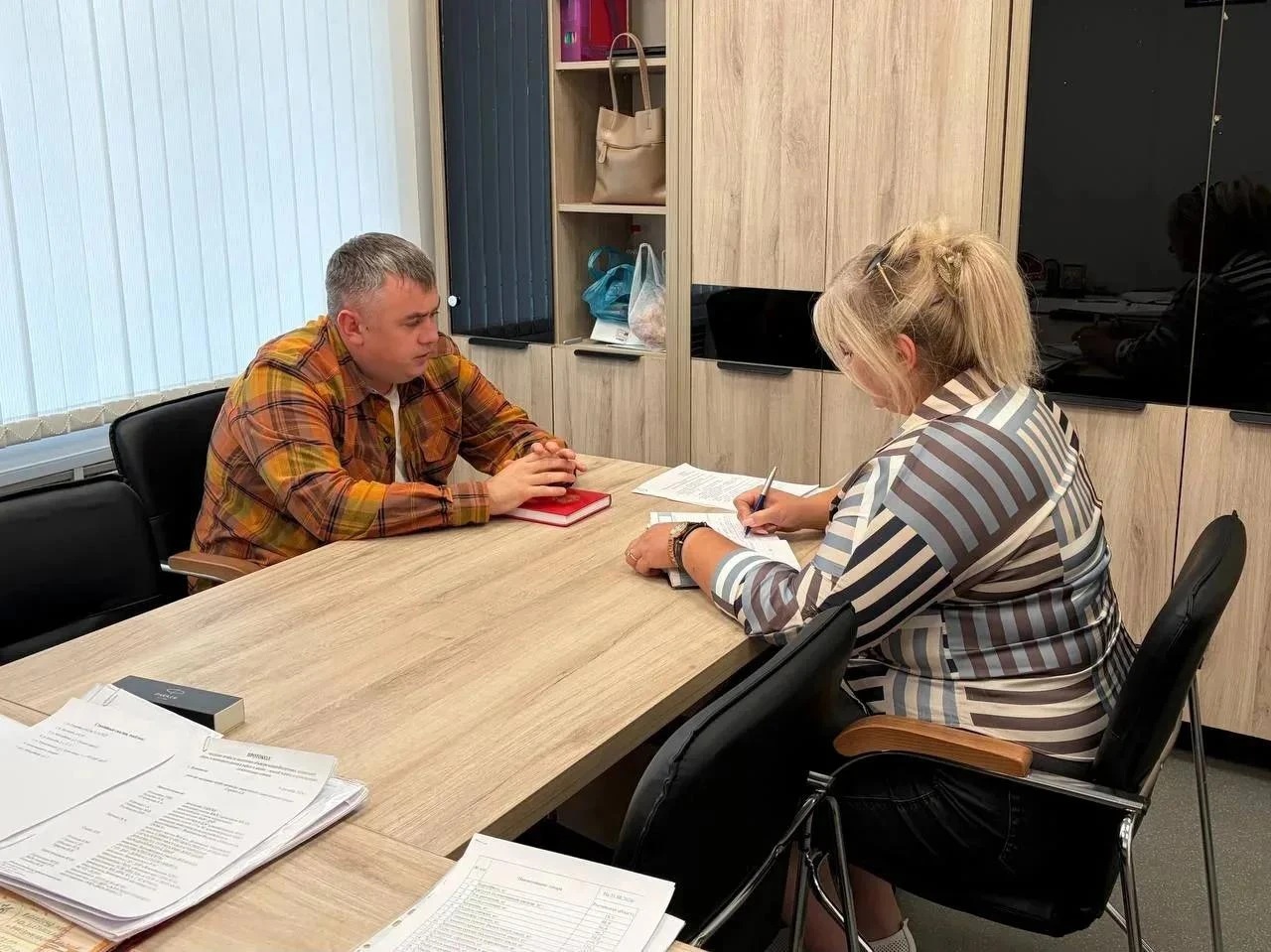 Вице-премьер Илья Емельянов провел рабочую встречу с руководителем Авдеевского территор...