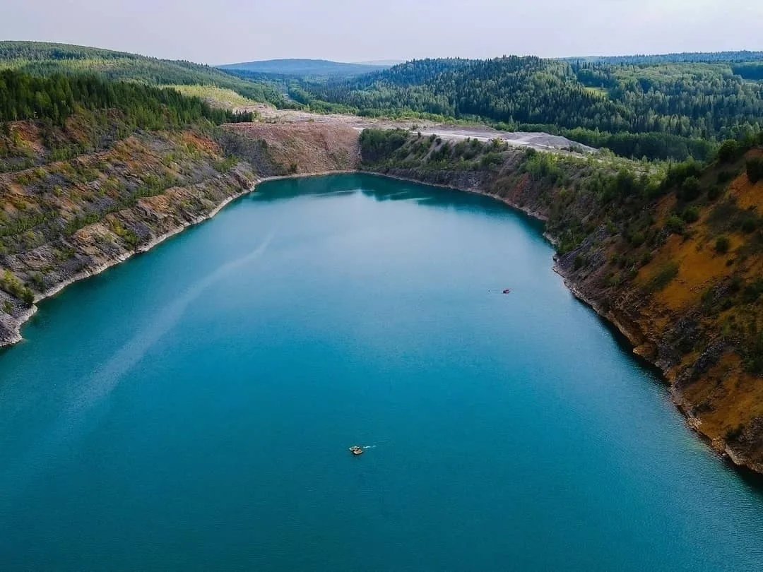 Александровск, Голубые озера