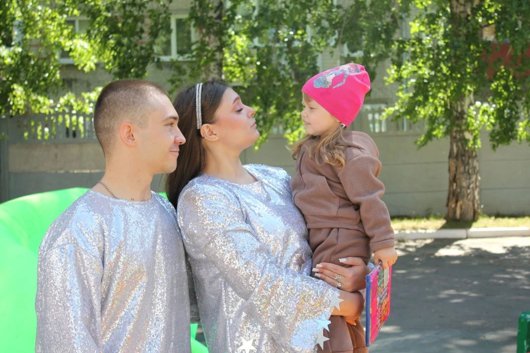ПУСТЬ ВСЕГДА БУДЕТ ДЕТСТВО
 
👫В первый понедельник первого летнего месяца в Детской городской клини