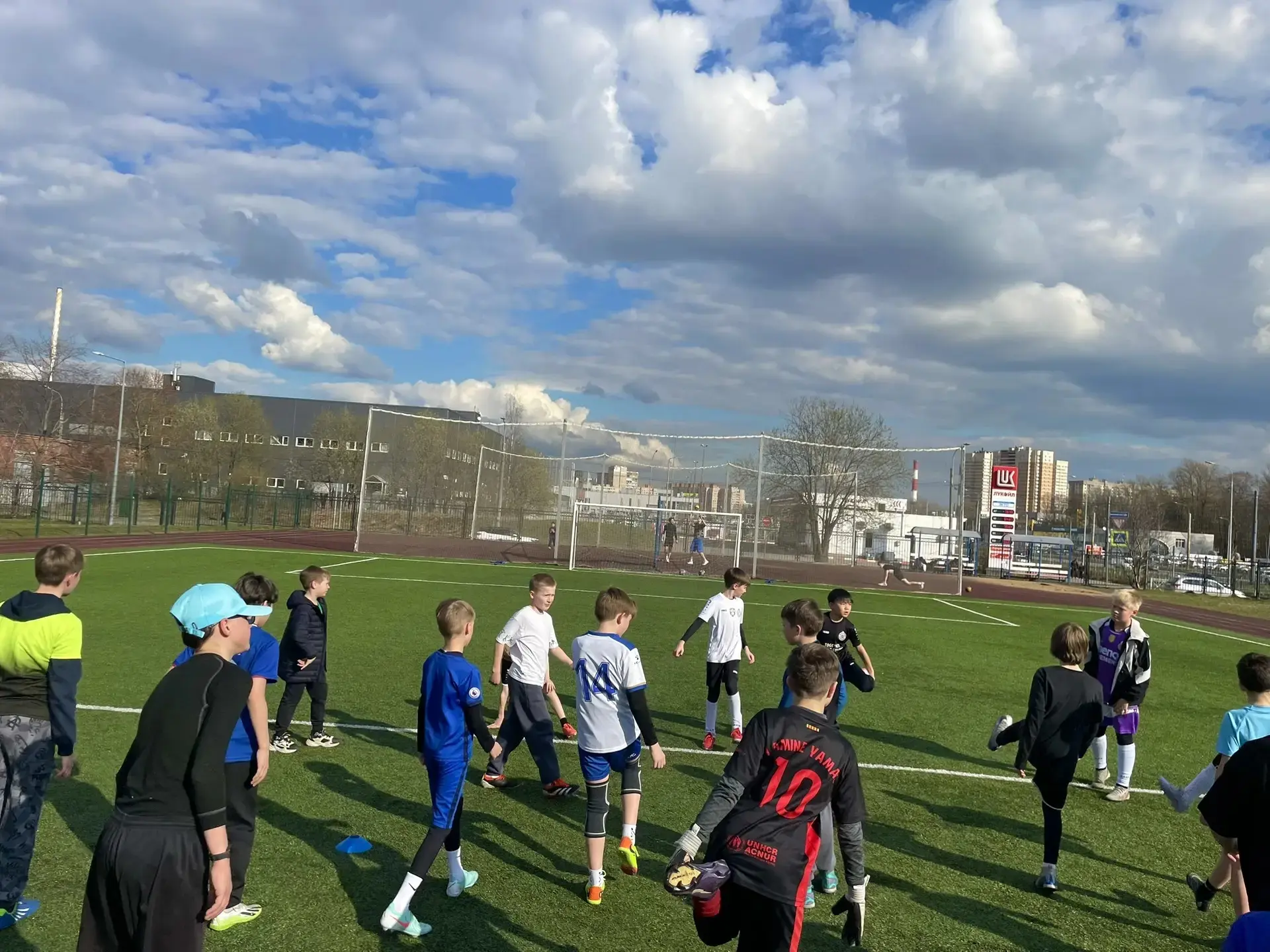⚽️ На базе нашей школы прошёл мастер‑класс от футбольного клуба «Тосно» ⚽️   Мероприятие позволило н