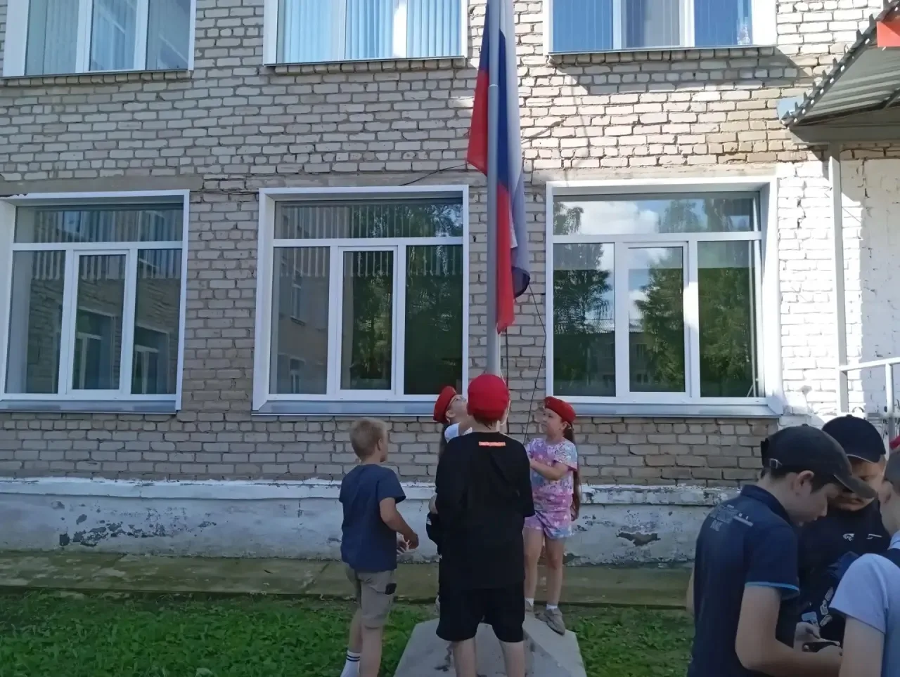 А у нас снова крутой день в школьном лагере! ☀️🏫🎒

Седьмой день пролетел как одна весёлая секунда!