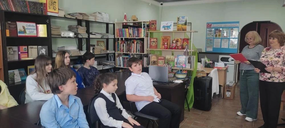 Заглянуть в прошлое и написать имя по-древнему? Легко! ✍️