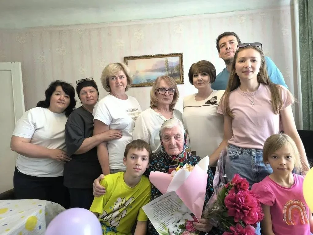 Сегодня 90-летний юбилей отмечает жительница р.п.Павловка, ветеран труда Надежда Михайл...