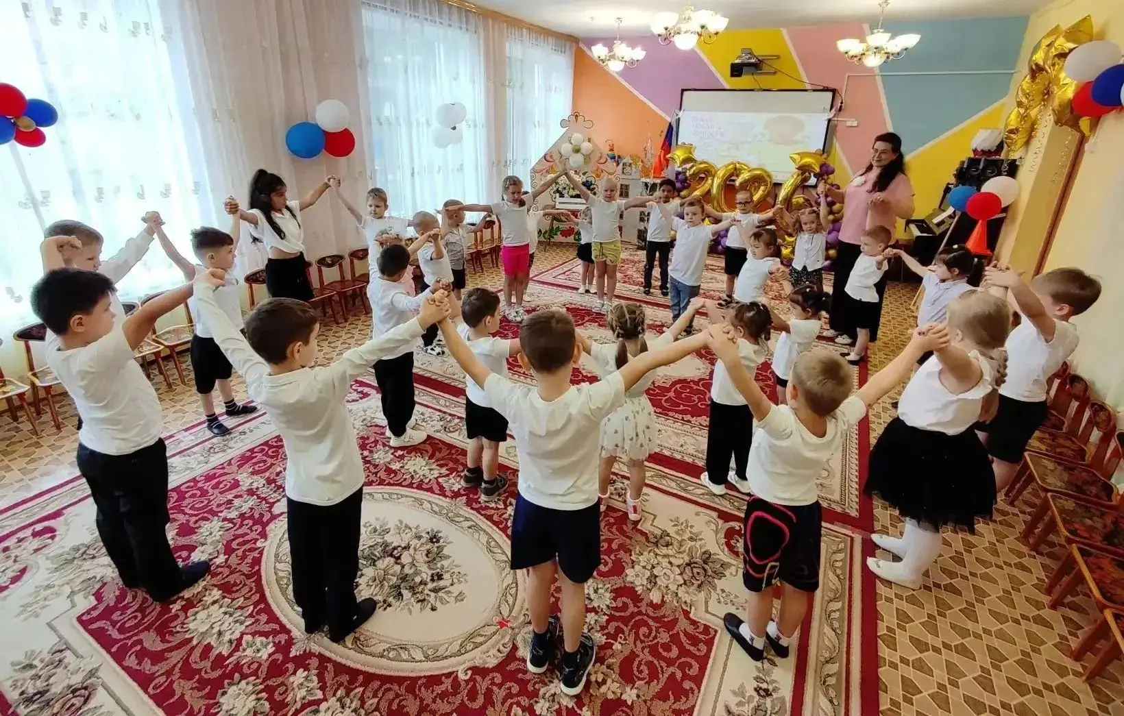 В учебном корпусе “Росток” прошло волшебное мероприятие, посвященное Всероссийскому дню семьи, любви