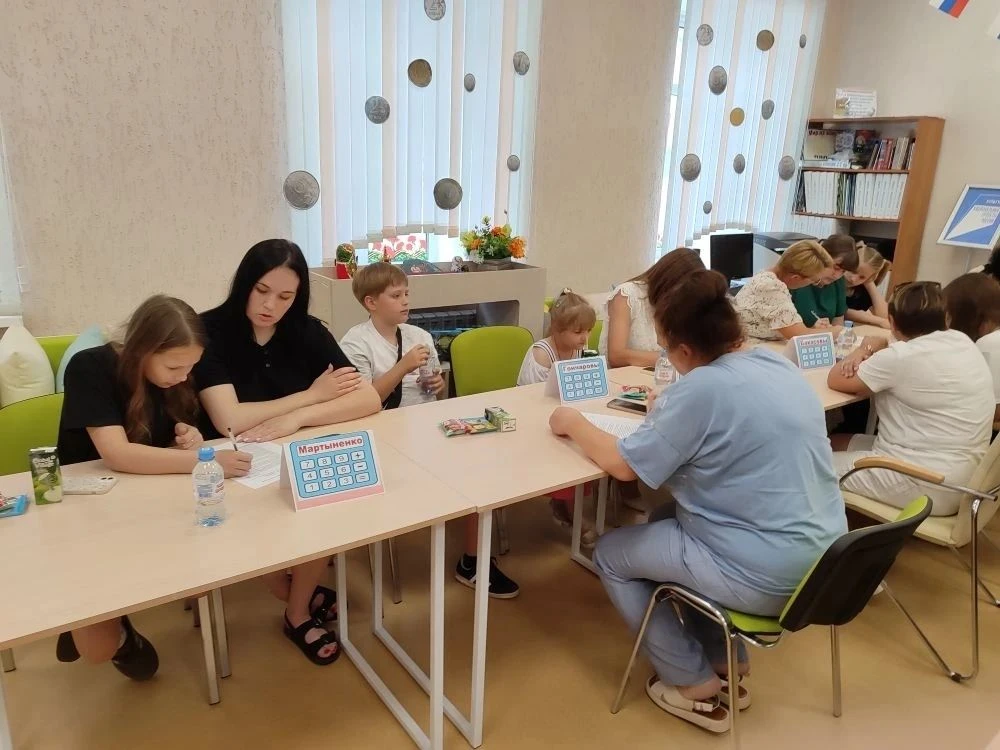 В Дмитриевской Межпоселенческой библиотеке состоялось яркое событие, направленное на повышение финан