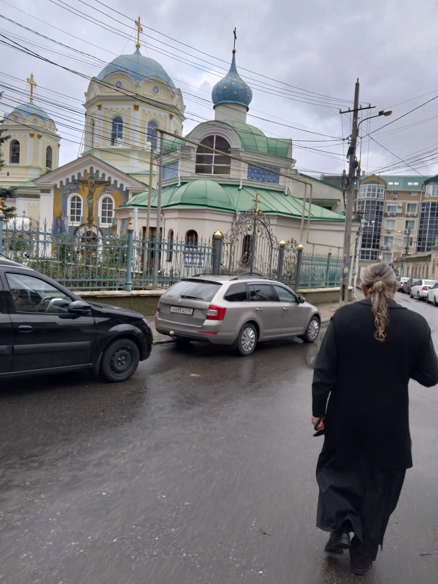 «Личная молитва всегда предпочтительнее. Прибегать к помощи чужого голоса я благословля...