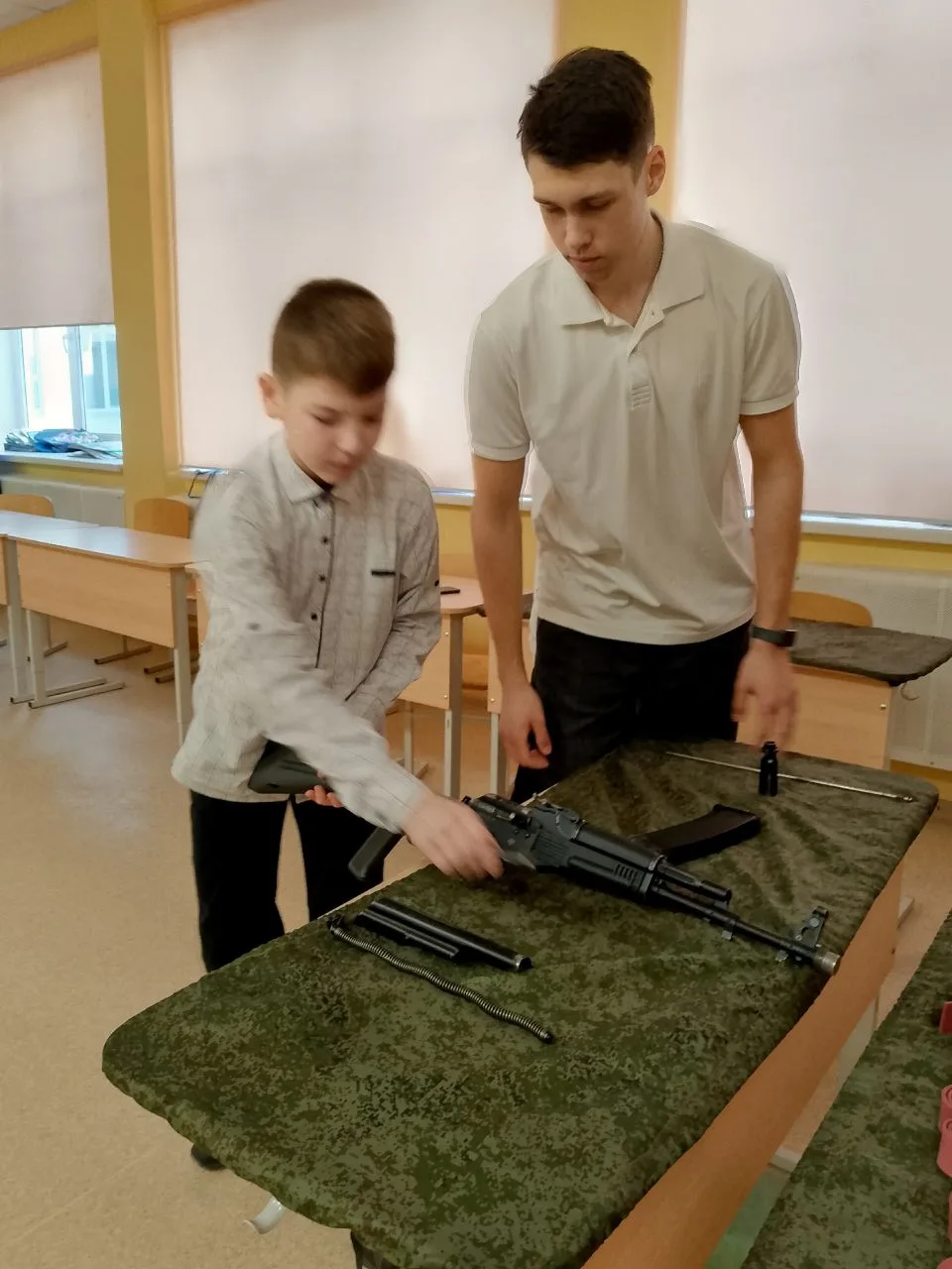 Подготовка к военно -спортивной игре "Зарница 2.0" идёт в МОУ"СОШ 4 им С.П.Королева" полным ходом. В