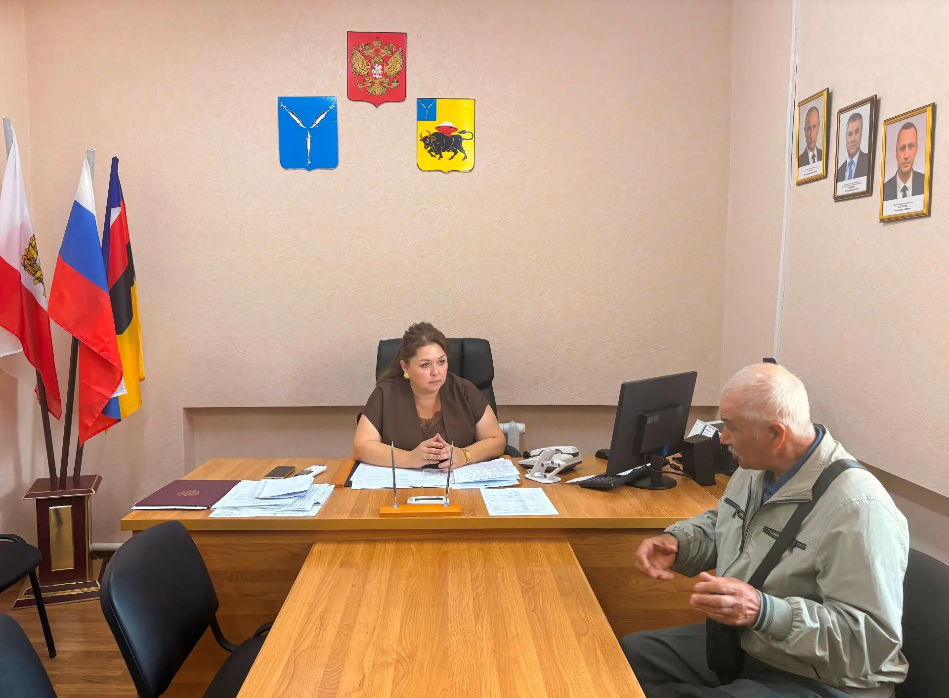 К главе Новопушкинского муниципального образования по личным вопросам обратились жители...