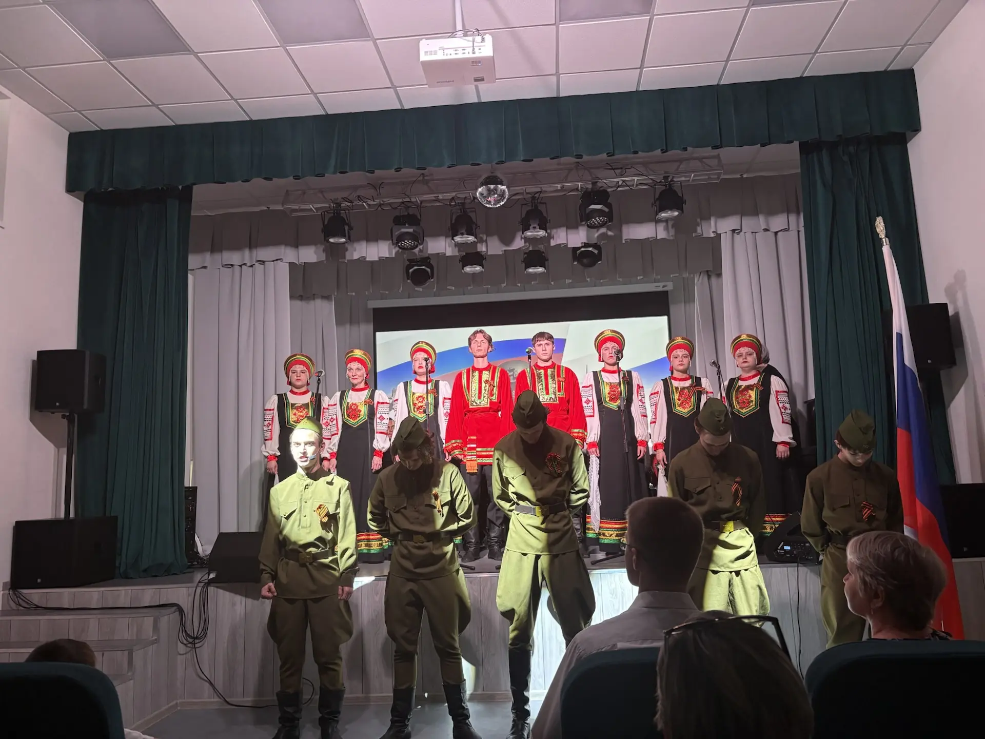 Сегодня в нашем училище состоялся концерт «Во славу Героев!», посвященный Дню Победы🎖️