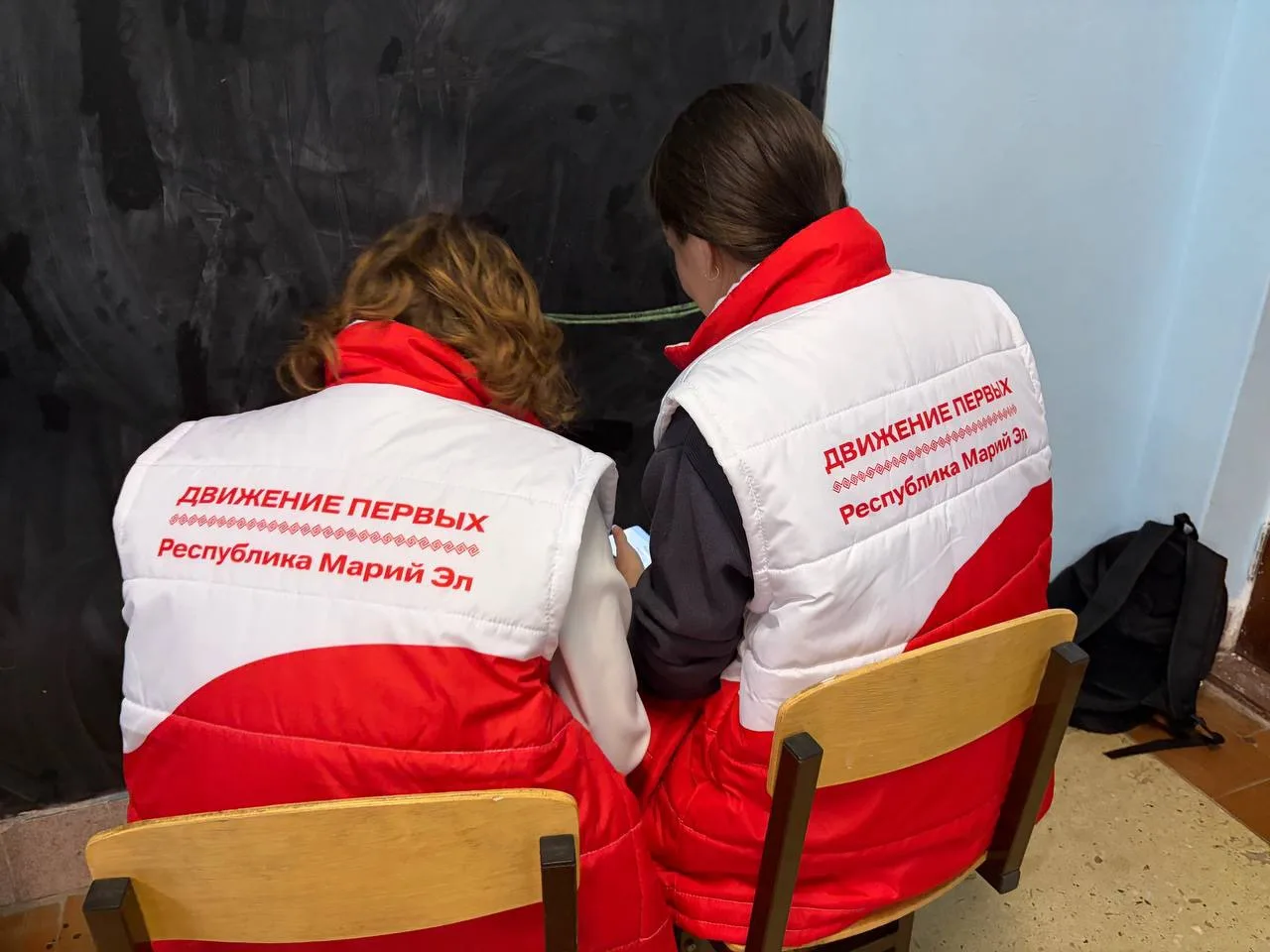 ⭐️Отряд особого назначения выполнил важное поручение - оформил грифельную доску к юбиле...
