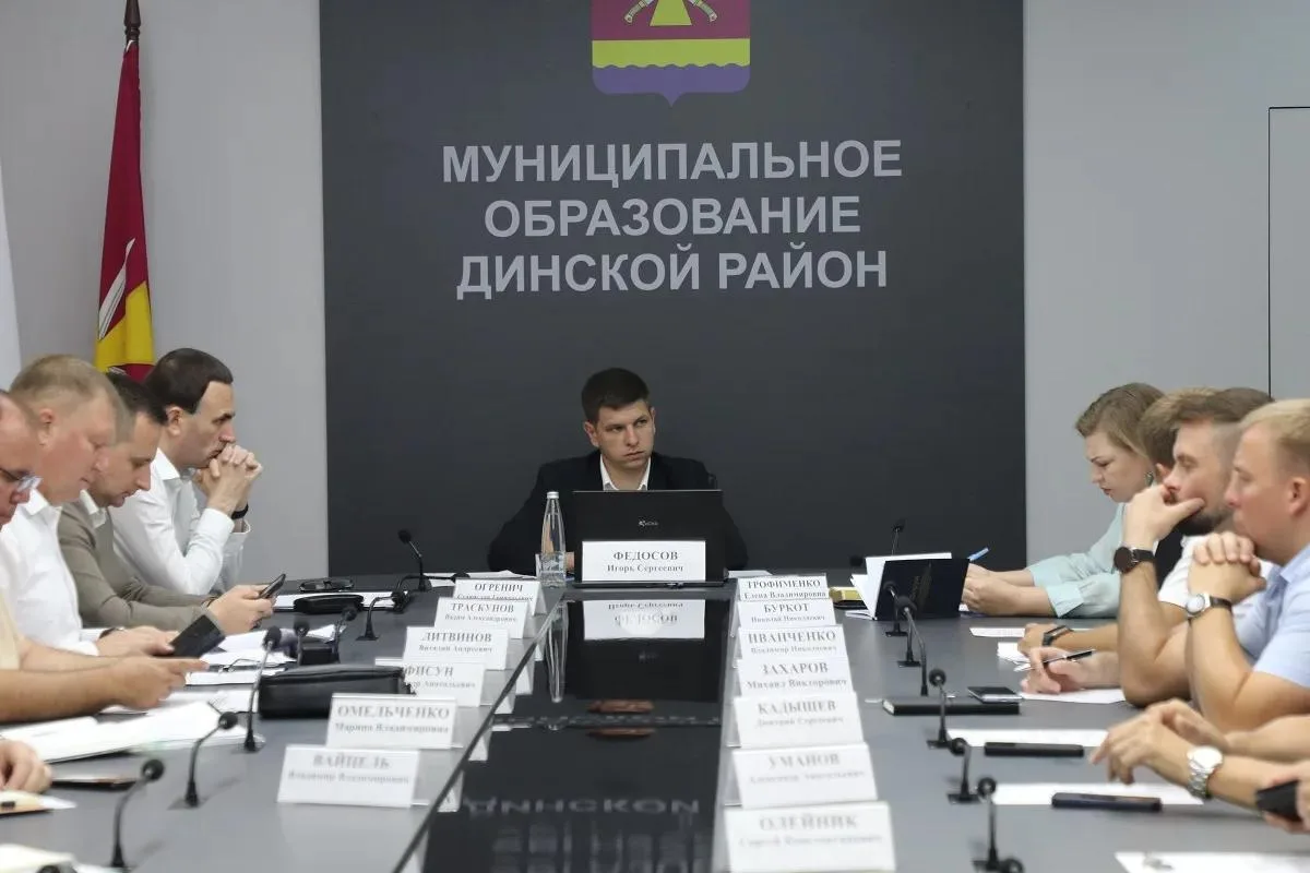 Глава муниципалитета Игорь Федосов провел планерное совещание с главами сельских поселений