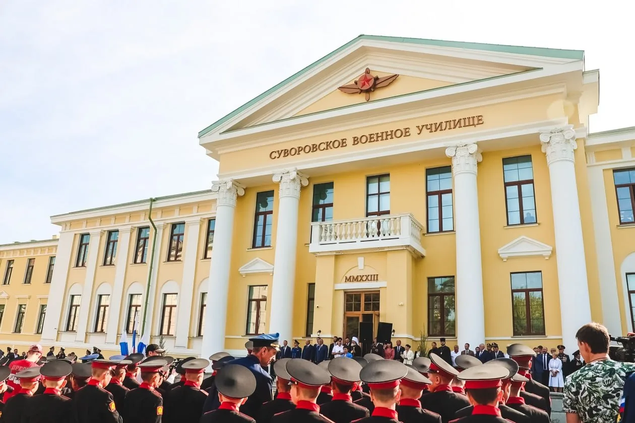 60 первокурсников посвятили в суворовцы в Иркутске