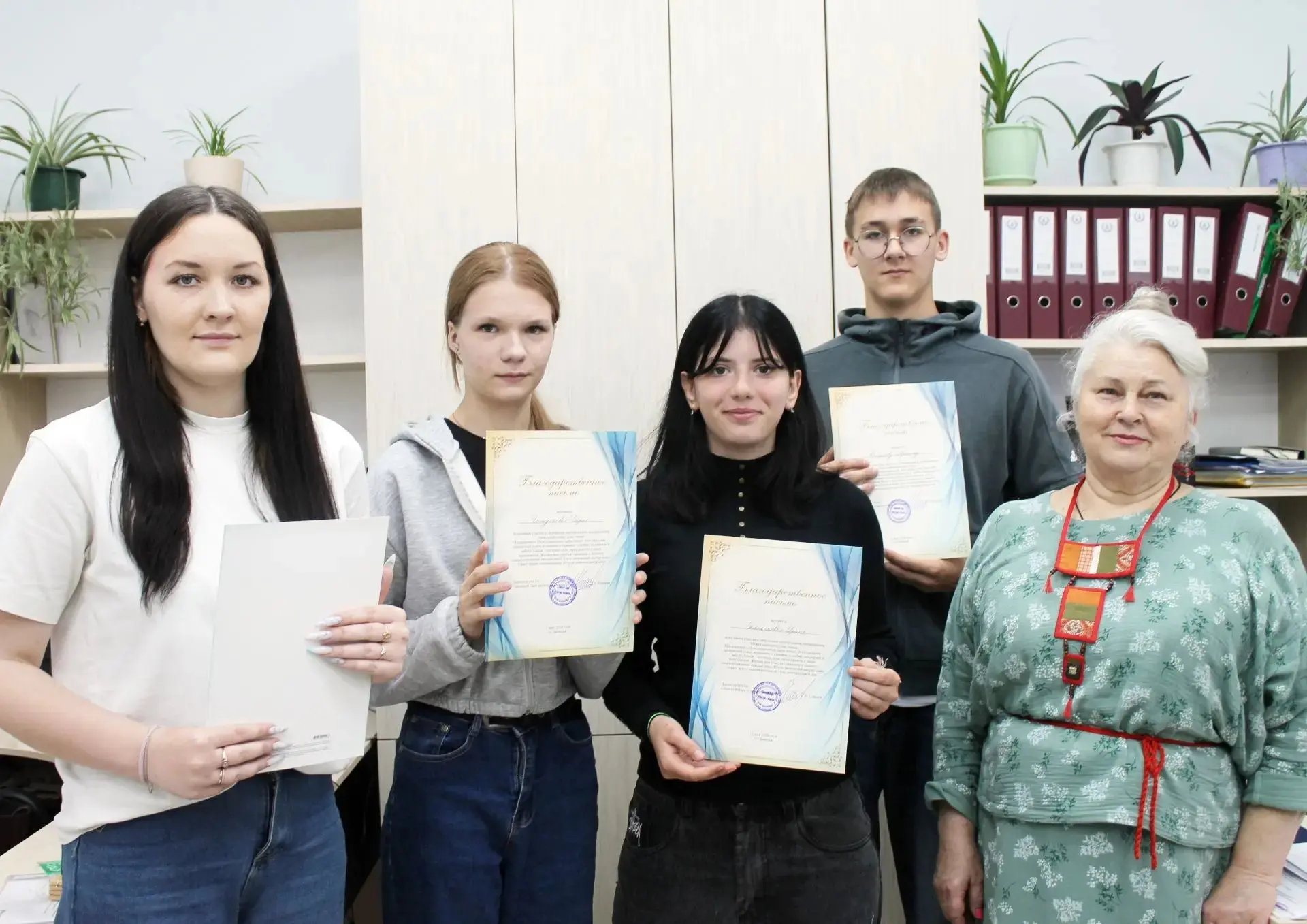 Птица счастья своими руками  В Динском парке культуры и отдыха состоялся мастер-класс по созданию на