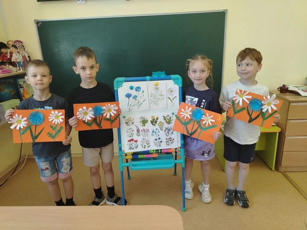 Ребята подготовительной к школе группы "Летучий корабль" заглянули в мир природы, вспом...