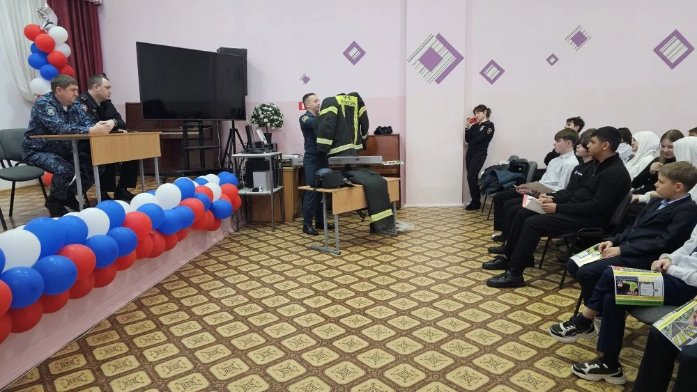 📚 Встреча с представителями правоохранительных органов и экстренных служб в лицее  Сегодня в нашем л