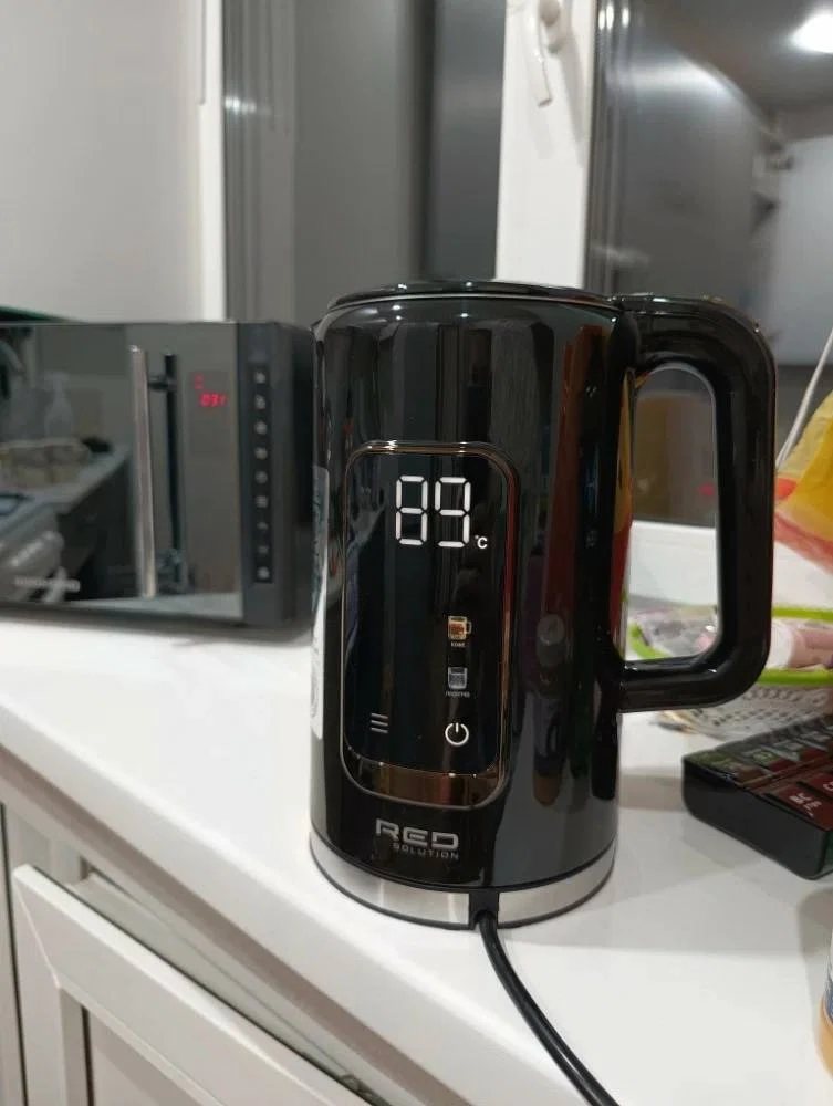 Стильный чайник с цветным  светодиодным дисплеем 😍