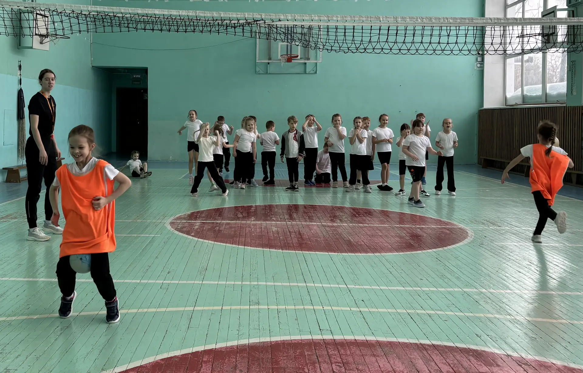 Спортивная эстафета ⚽️  В рамках проведения военно-патриотического месячника Анастасия Владимировна,