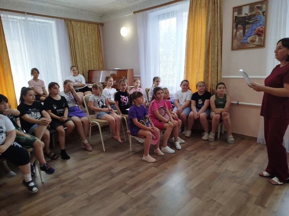 Движение — это жизнь!

5 июня в детской школы искусств ст.Новорождественской царила не только творче
