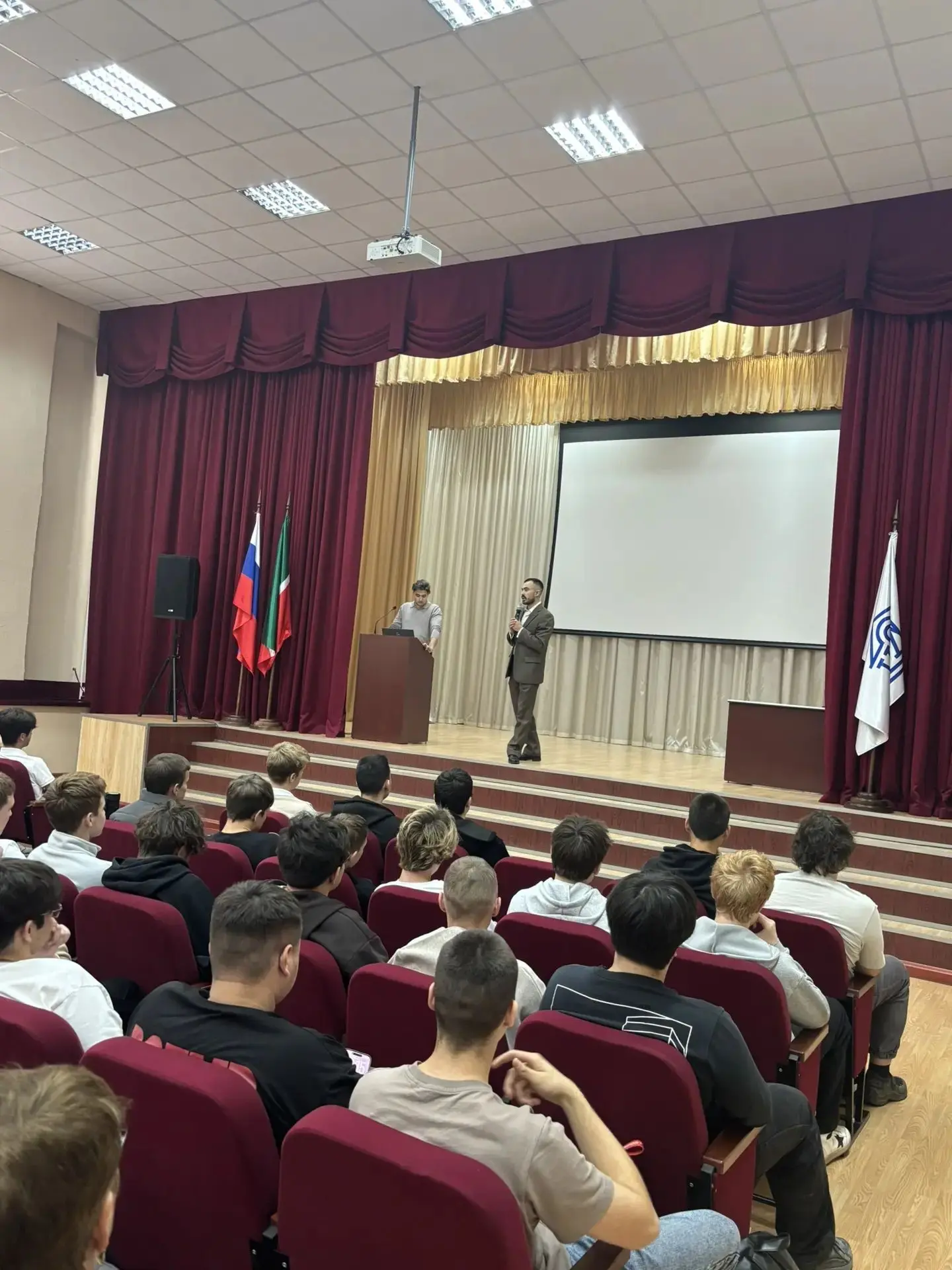 🎉 1 октября ГАПОУ «Казанский строительный колледж» посетили представители подразделени...
