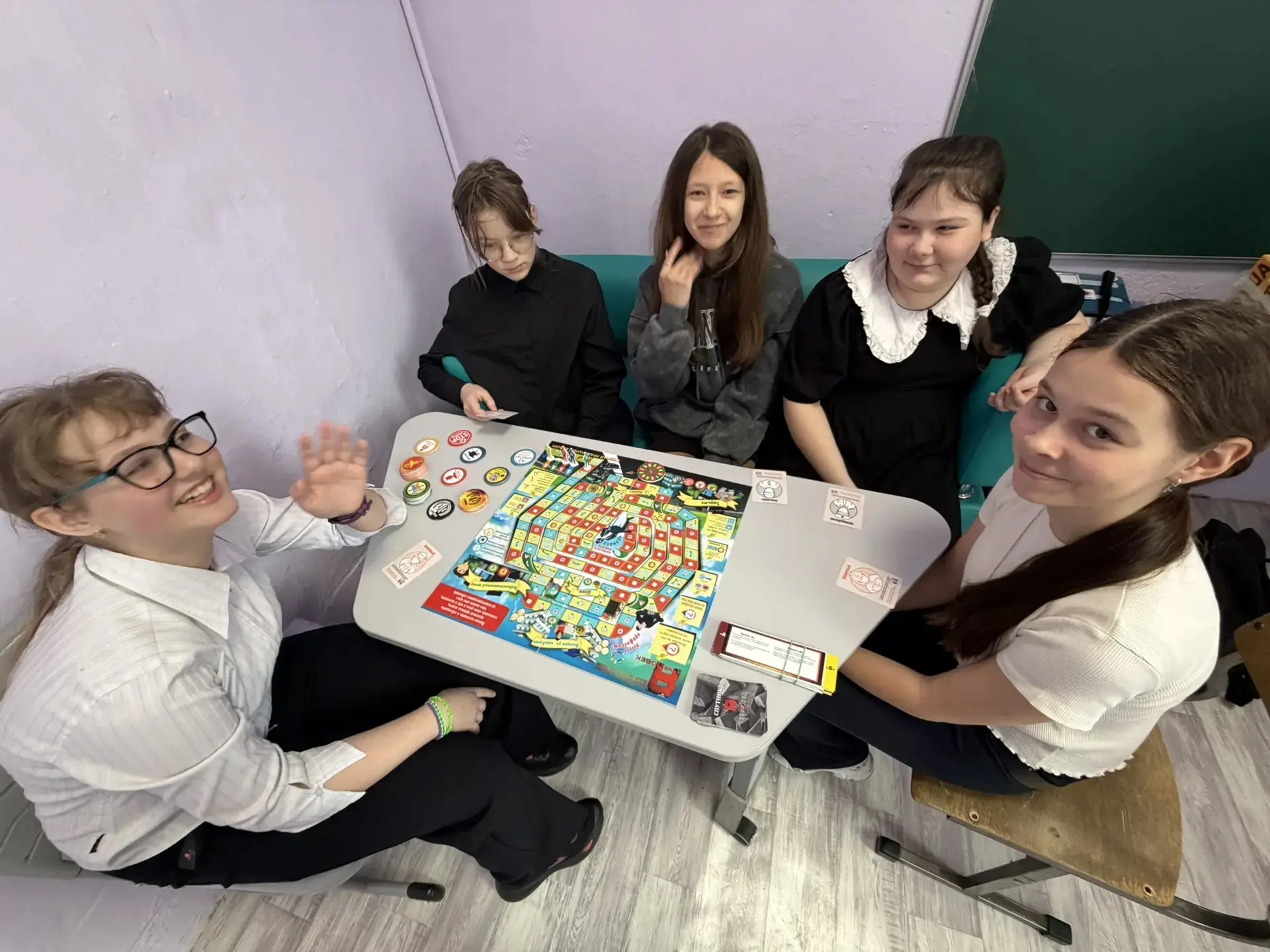 💡 Играем и учимся быть Человеком с большой буквы!  На внеурочной деятельности для наших подростков б