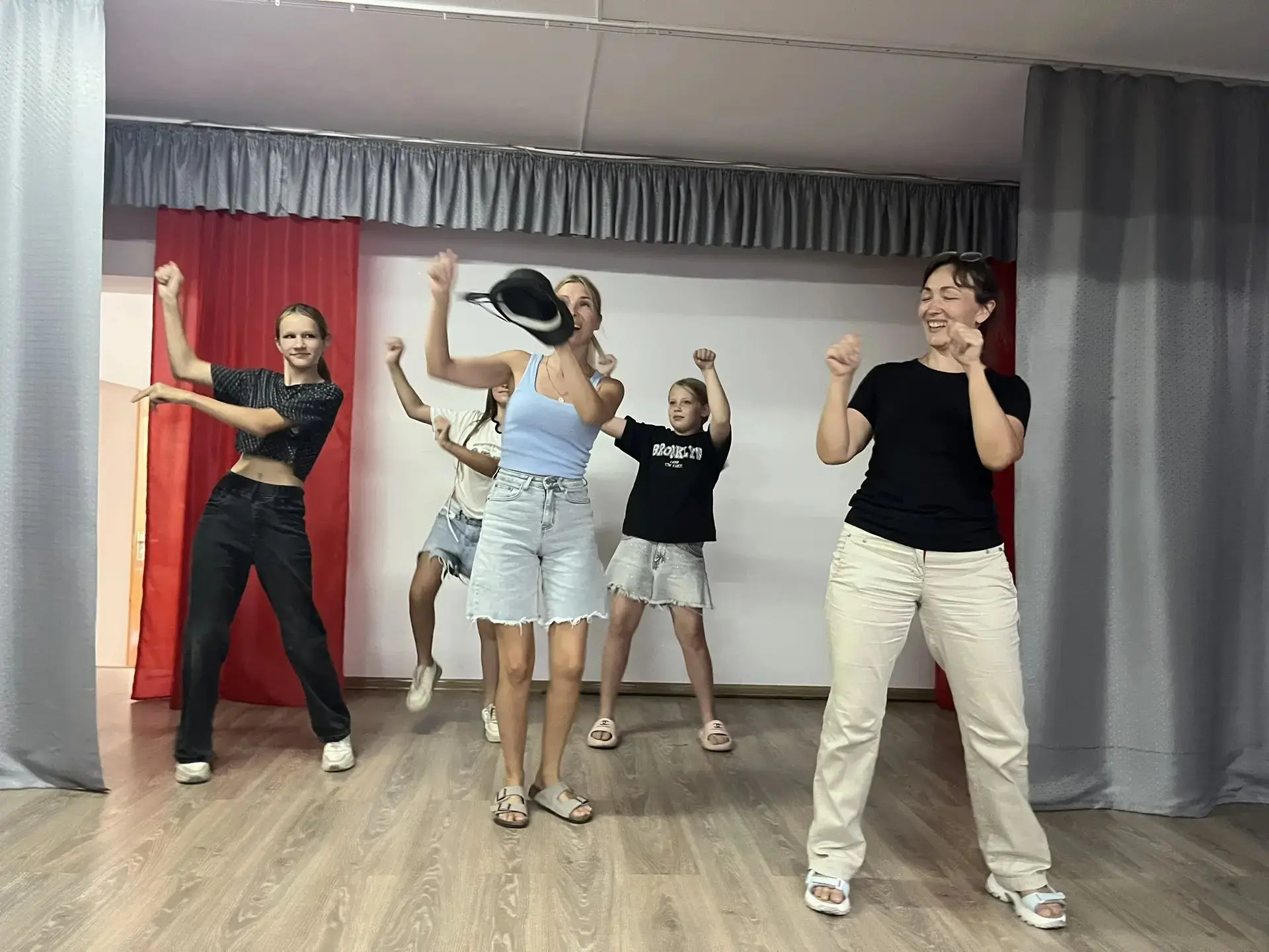 🎉 Диско-программа «Танцуем вместе» прошла на ура! 🎉