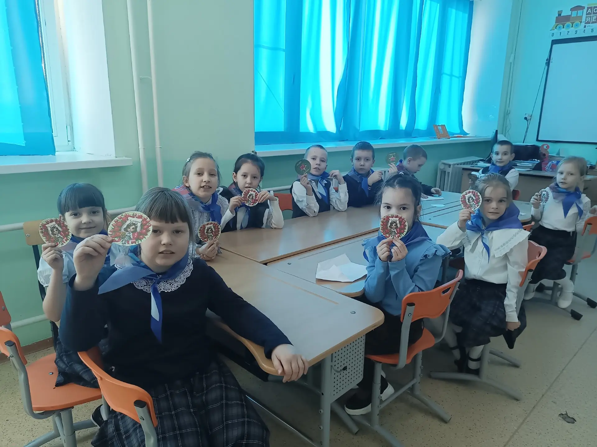 🦅✨ Самые юные Орлята России:  1 класс на праздничной игре!  Наши первоклашки уже стали частью большо