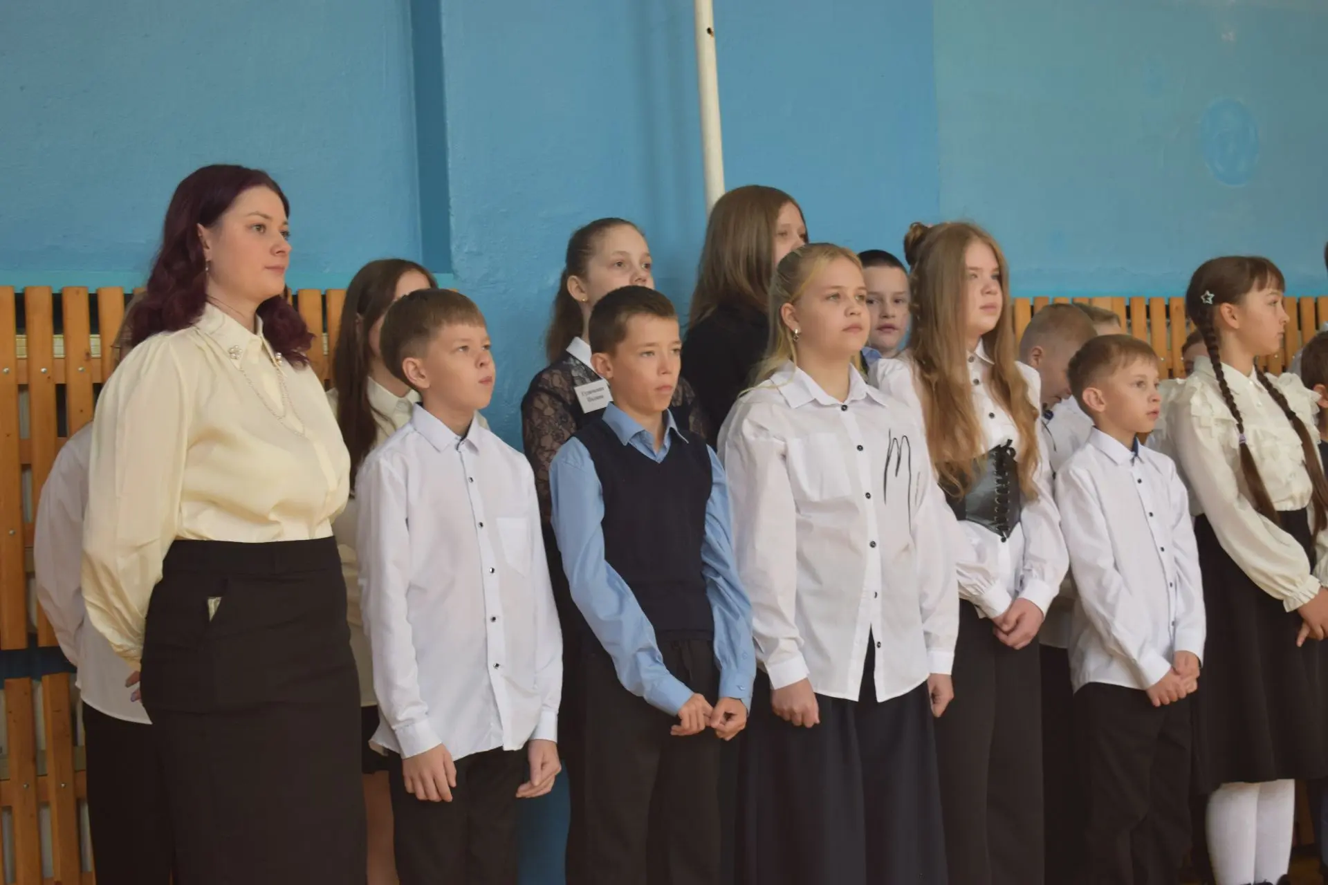 Наша школа с радостью распахнула двери для своих пятиклассников.