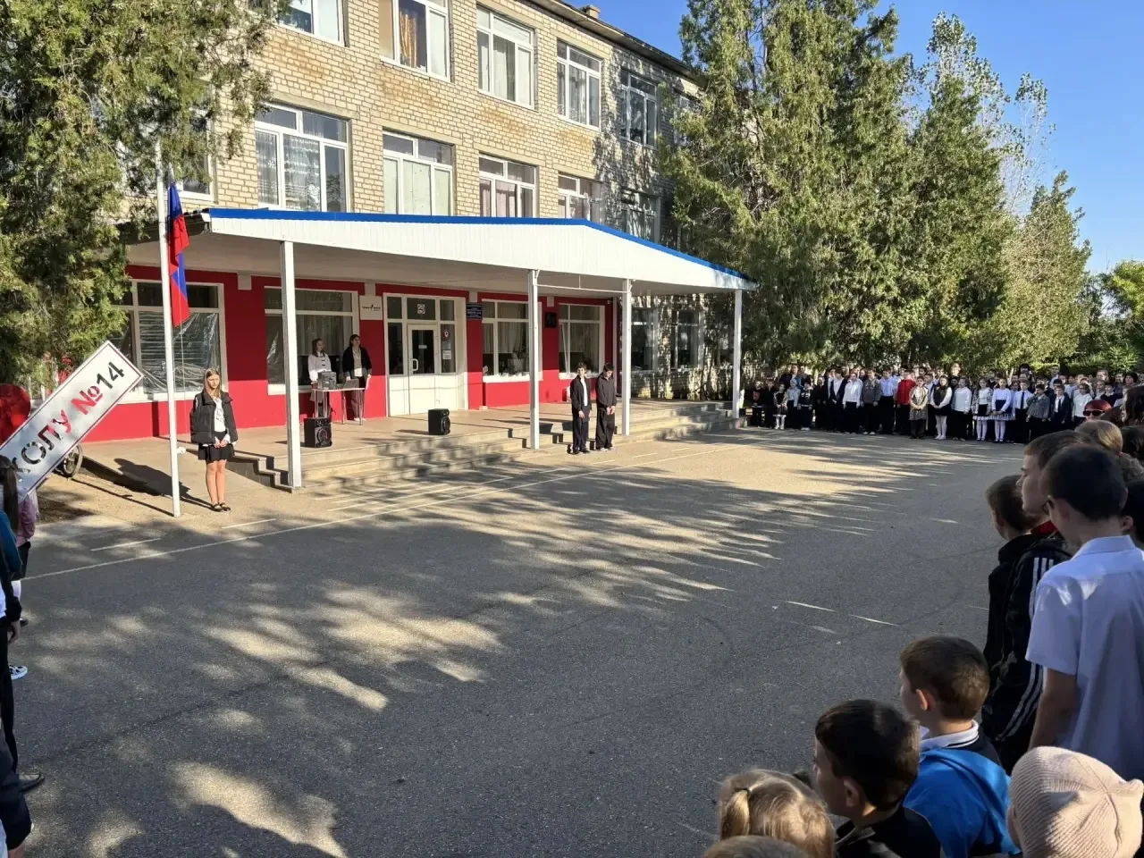 🇷🇺Понедельник стартовал с главных государственных символов: поднятия флага Российской...