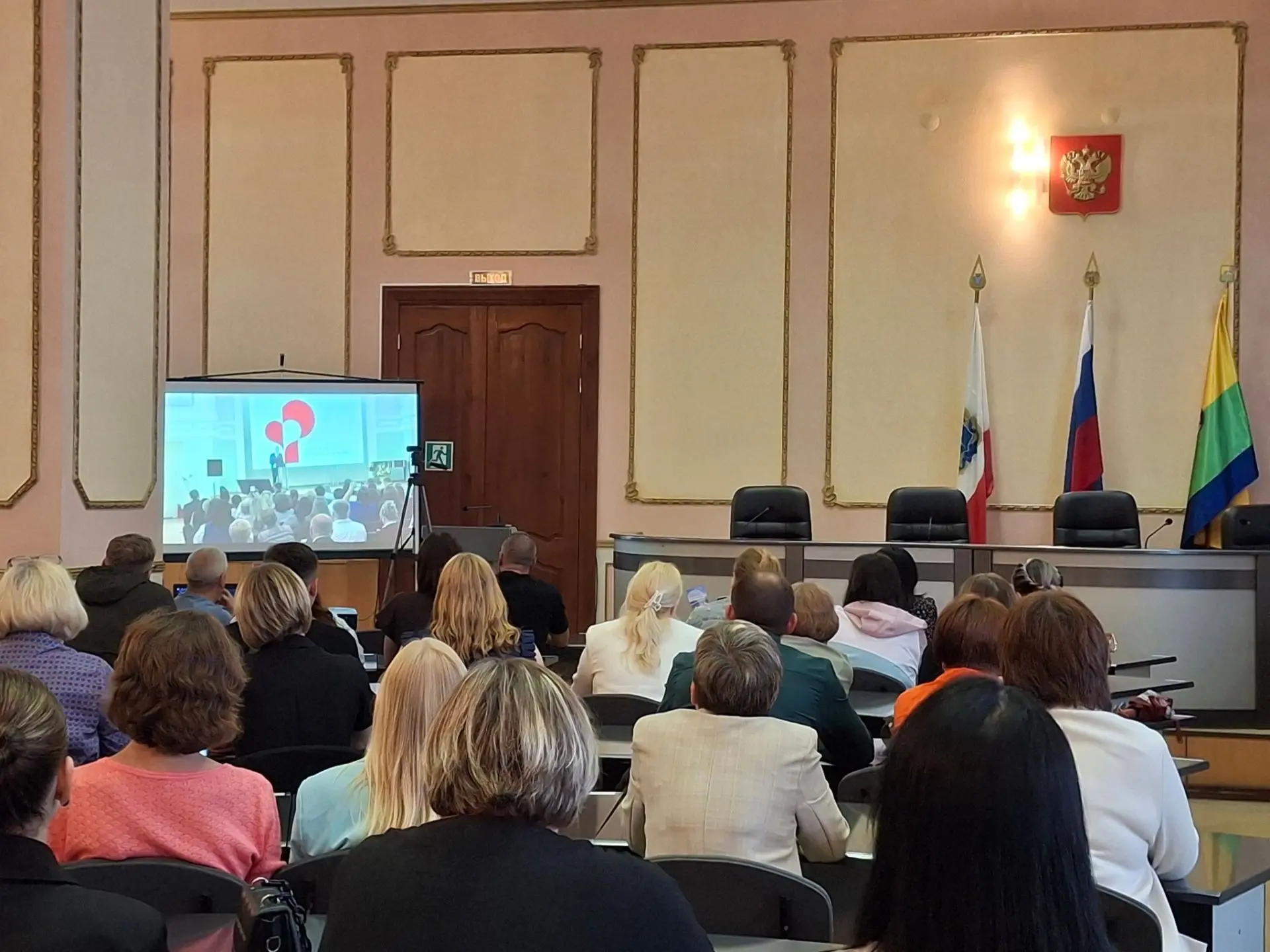 Вольчане вместе с жителями области обсудили, как хранить культурное наследие предков и воспитывать л