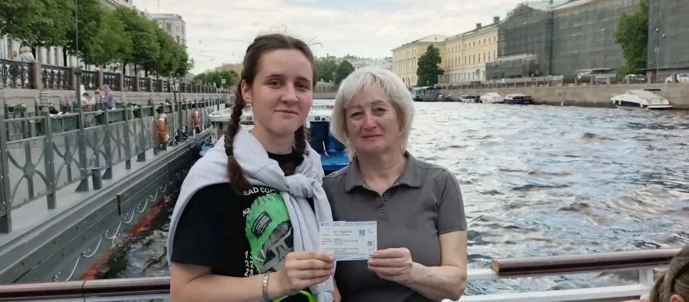 🌉 Наши в Питере — и да, они гуляют!