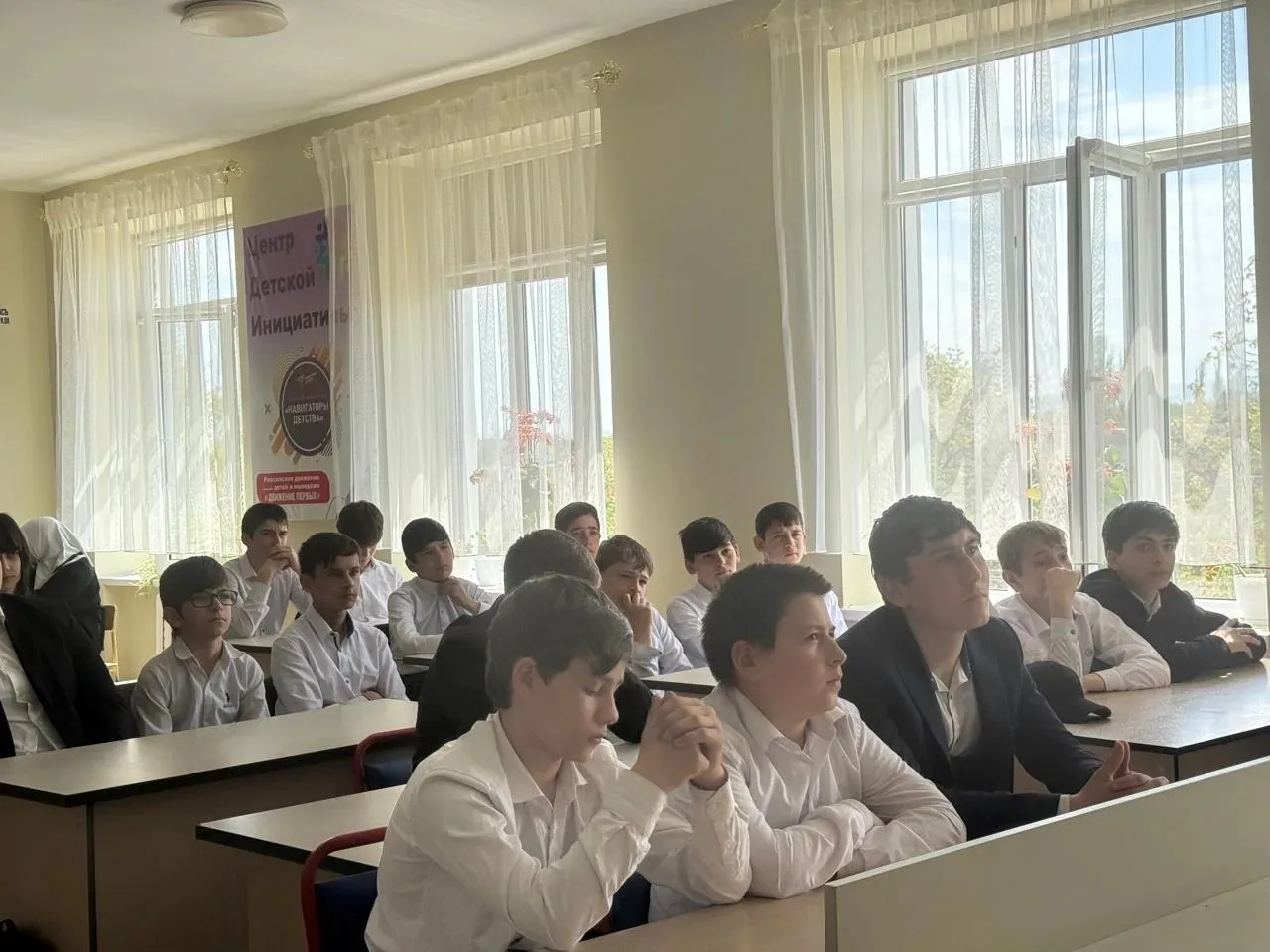 13 мая в школе под руководством заместителя директора по воспитательной работе в 7-11 классах прошли