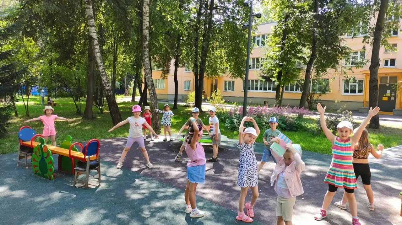 Друзья, как проходит ваше лето? У наших воспитанников — великолепно! Дошколята из четвёртой группы Д