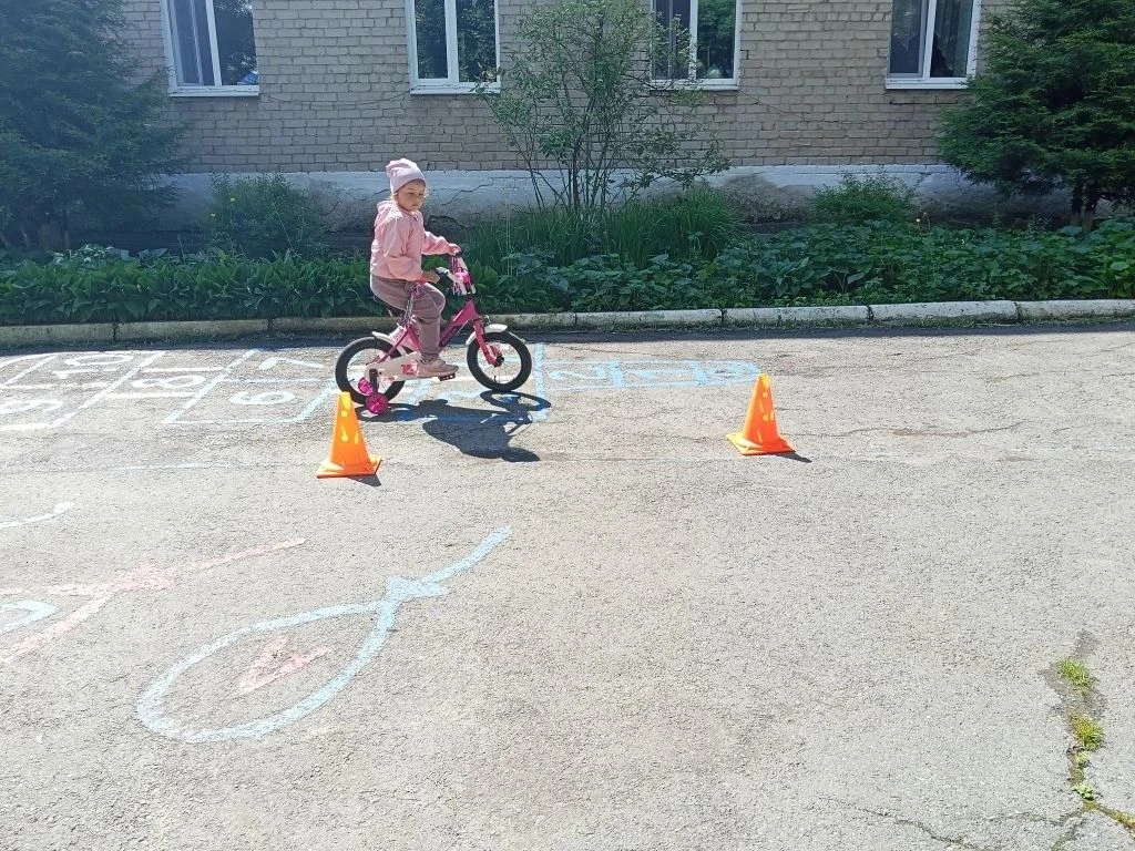 🚴‍♂️  Настоящий праздник скорости и безопасности - день велосипедиста!