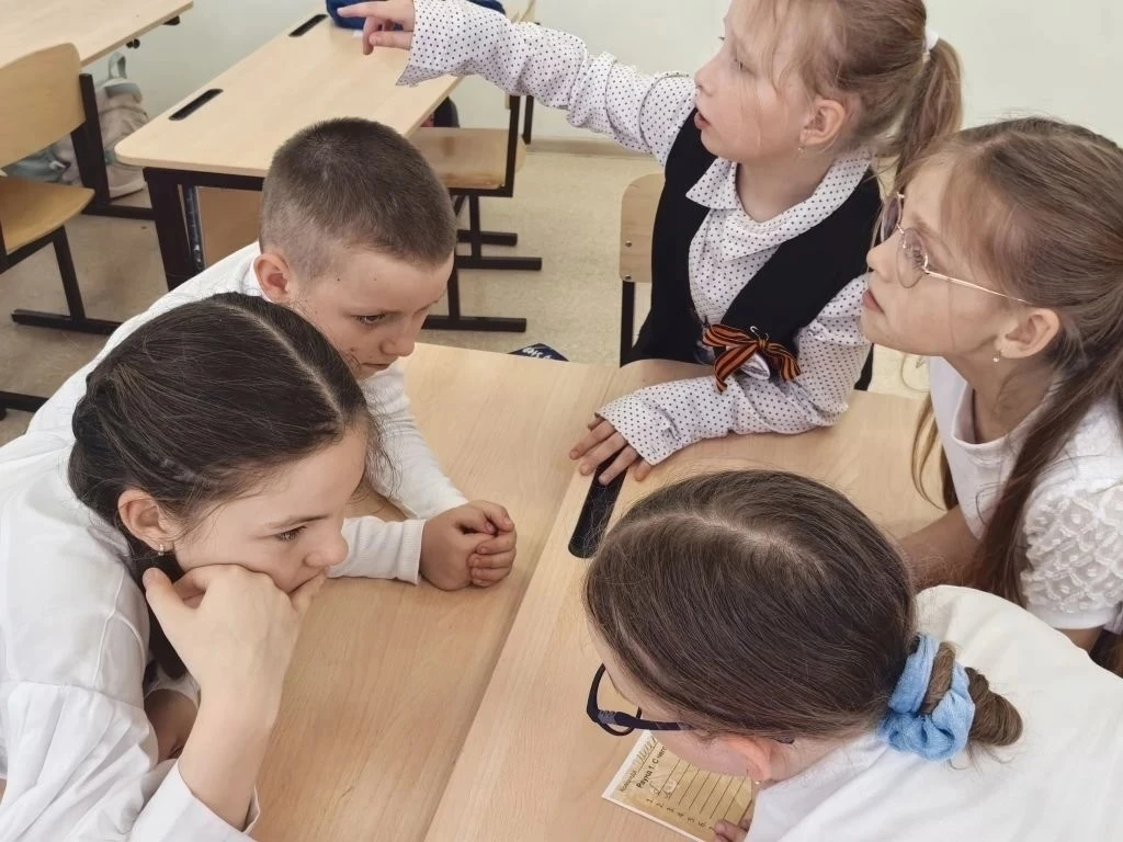 📌 В преддверии празднования Дня Победы обучающиеся 5 «Г» класса провели познавательную викторину «От